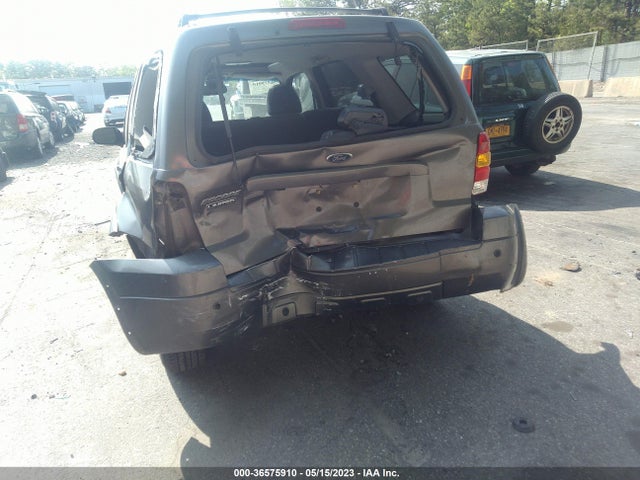 2005 FORD ESCAPE LIMITED VIN: 1FMYU04125KA03323