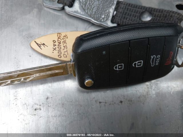 KNDJN2A21F7133853 KIA Soul Base