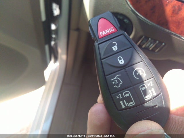 2014 CHRYSLER TOWN & COUNTRY TOURING VIN: 2C4RC1BG5ER284950