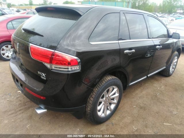 2LMDJ8JK3EBL05589 Lincoln MKX
