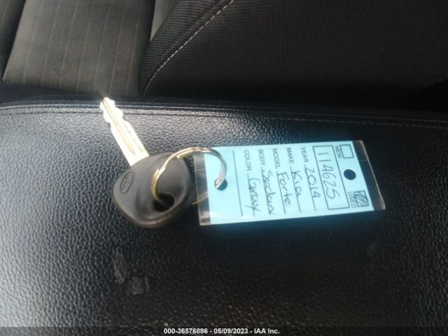 KNAFX4A84E5114625 KIA FORTE EX