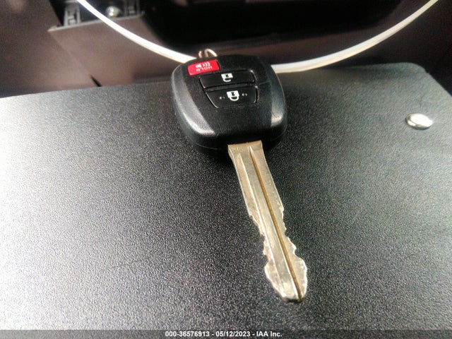 Toyota RAV4 LE 2018 2T3ZFREVXJW499014 Image 3