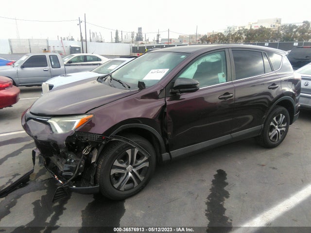 Toyota RAV4 LE 2018 2T3ZFREVXJW499014 Image 2