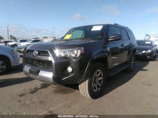 Toyota 4RUNNER SR5 2018 JTEBU5JR0J5518598 Image 2