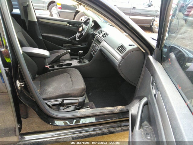 1VWAT7A35EC073428 Volkswagen PASSAT S