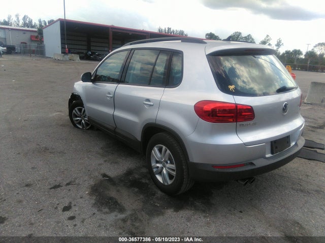 2017 VOLKSWAGEN TIGUAN VIN: WVGAV7AX6HK040752