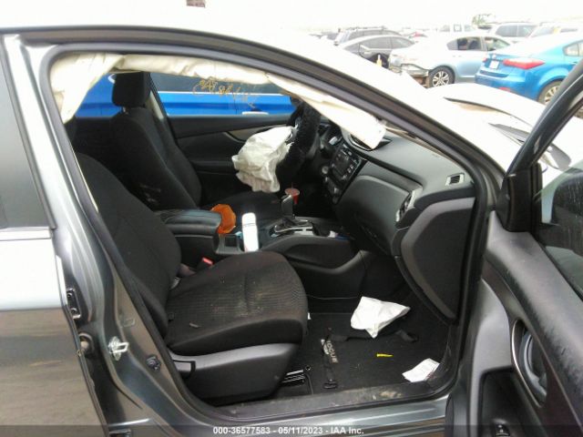 JN1BJ1CP1JW189439 Nissan Rogue Sport S