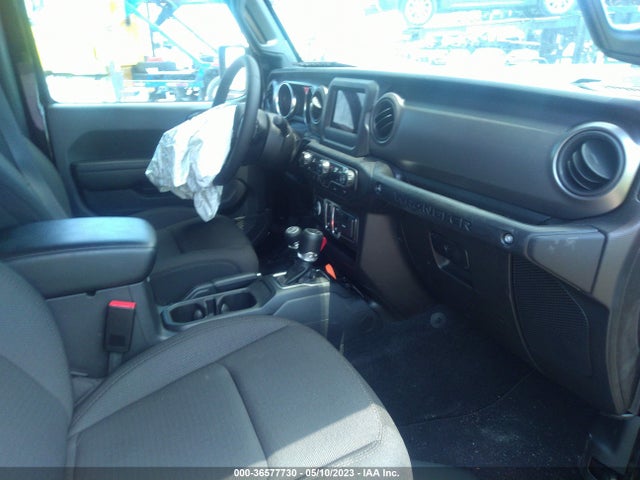 1C4GJXAN9PW642075 Jeep Wrangler Sport S