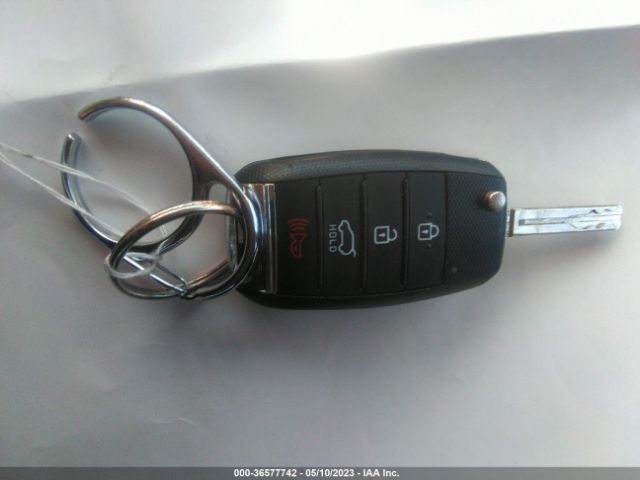KNDPMCAC1L7749835 KIA Sportage Lx