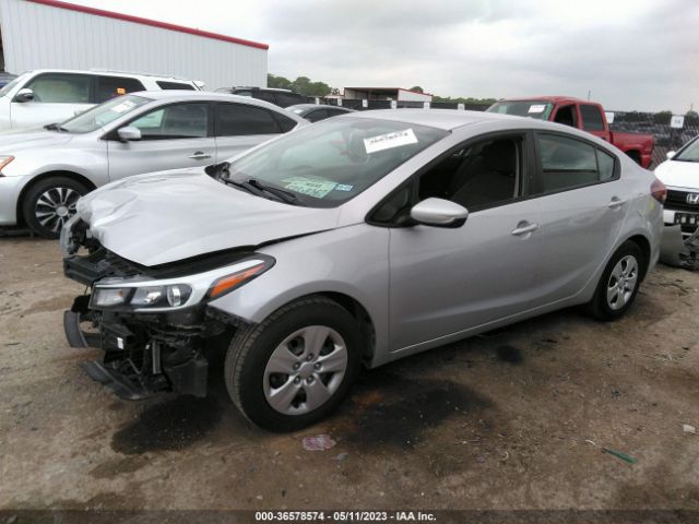 3KPFK4A71JE225768 KIA FORTE LX