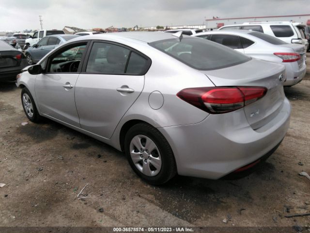 3KPFK4A71JE225768 KIA FORTE LX