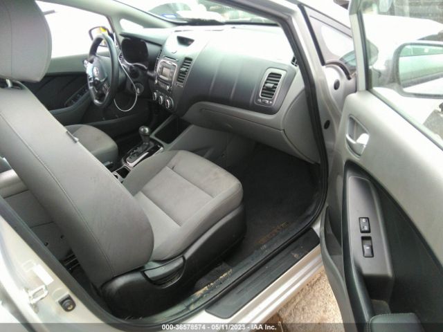 3KPFK4A71JE225768 KIA FORTE LX