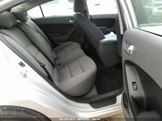 3KPFK4A71JE225768 KIA FORTE LX