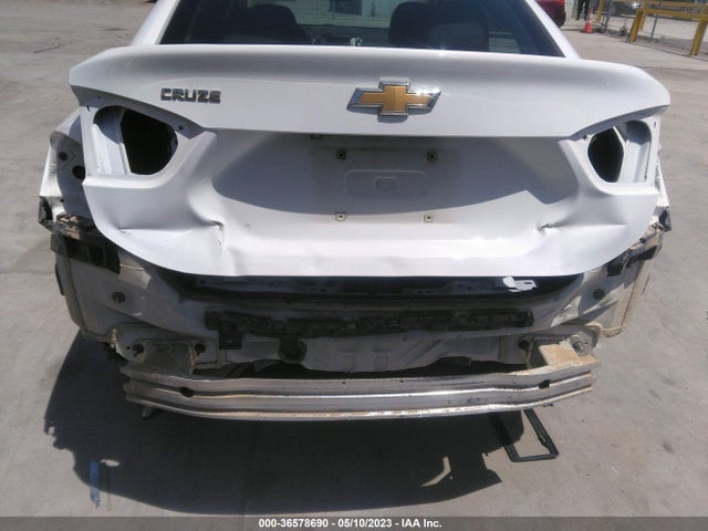 Chevrolet CRUZE LS 2018 1G1BC5SM7J7225966 Image 8