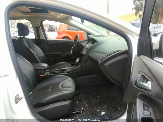 Ford FOCUS SE 2015 1FADP3K20FL330263 Image 6
