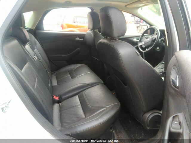 Ford FOCUS SE 2015 1FADP3K20FL330263 Image 9