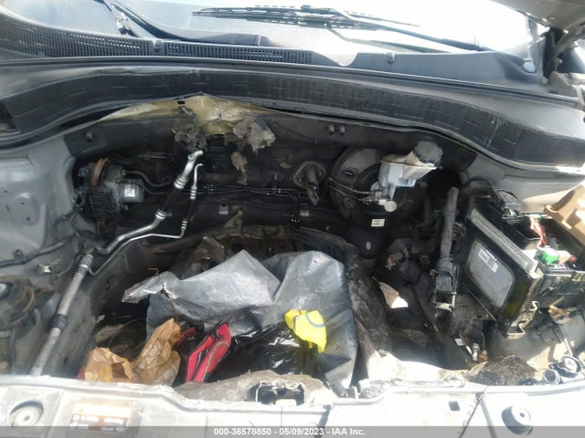 2014 KIA SORENTO LX VIN: 5XYKT3A65EG484110