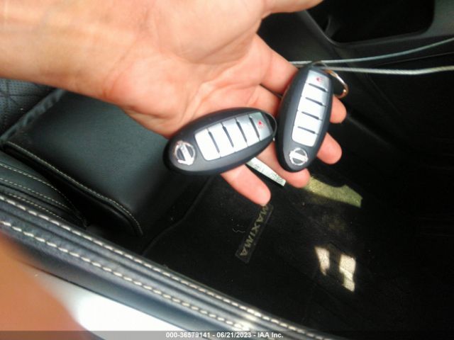 1N4AA6AP2HC407897 Nissan Maxima Platinum