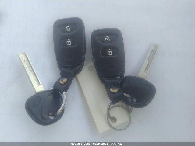 Hyundai ACCENT SE 2017 KMHCT4AE7HU217390 Image 3