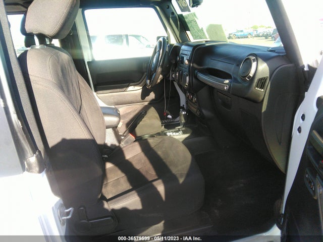 1C4AJWAG0FL530864 Jeep Wrangler Sport