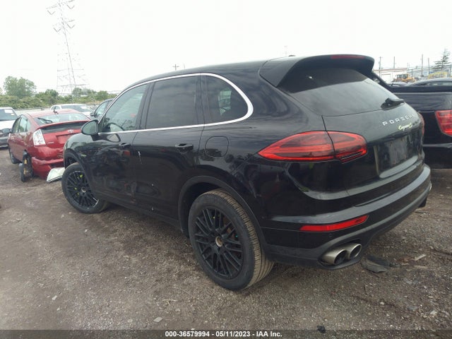 2015 Porsche Cayenne, VIN: WP1AE2A25FLA50268