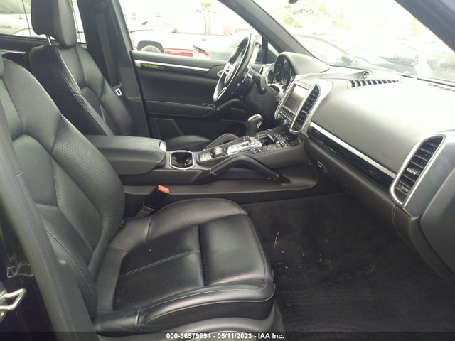 2015 Porsche Cayenne, VIN: WP1AE2A25FLA50268