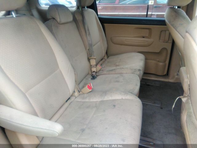 KNDMB5C11G6142667 KIA SEDONA LX