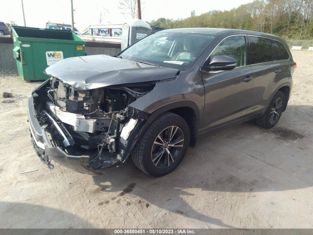 Toyota Highlander Le 2018 5TDBZRFH6JS848172 Image 2