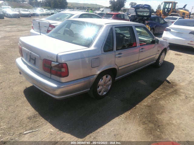 1998 VOLVO S70 VIN: YV1LS5537W1418799