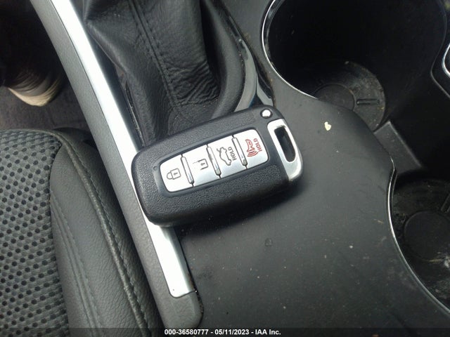 2011 HYUNDAI SONATA SE VIN: 5NPEC4AC5BH028752