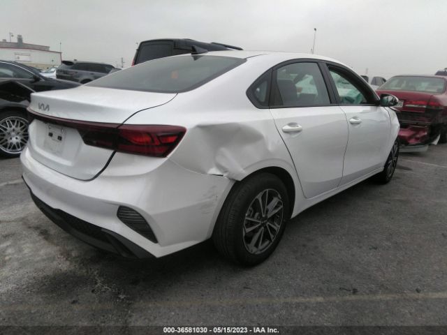 3KPF24AD5NE440033 KIA Forte Lxs