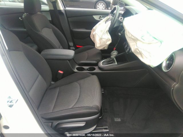 3KPF24AD5NE440033 KIA Forte Lxs