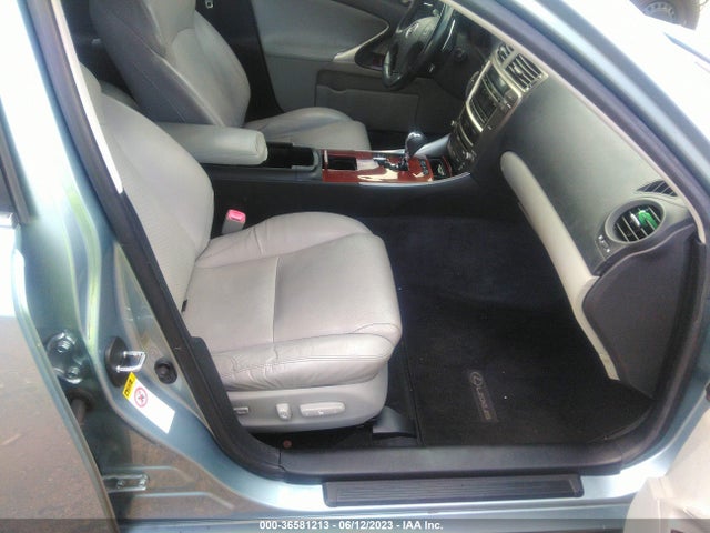 2008 LEXUS IS 250 VIN: JTHCK262082021103