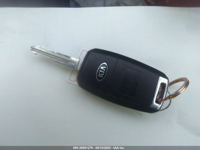 3KPFK4A78HE154045 KIA FORTE LX