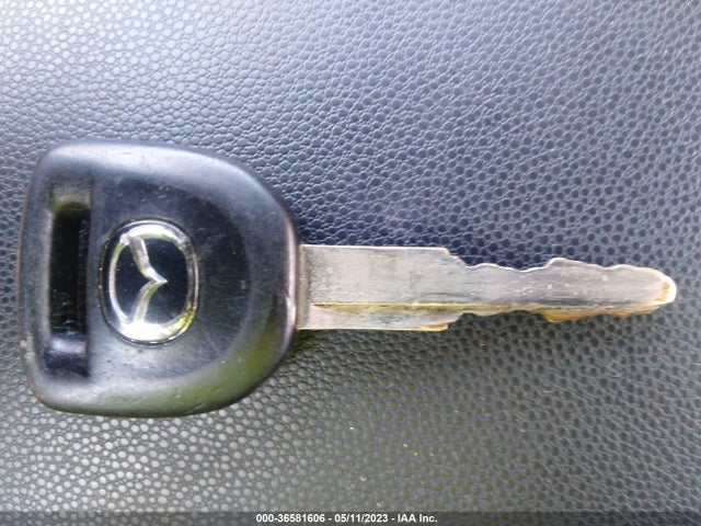 2005 MAZDA MAZDA3 I VIN: JM1BK12F551250751