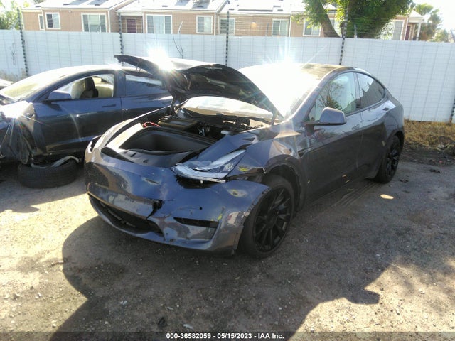 Tesla Model Y Long Range 2020 5YJYGDEE5LF055351 Image 2