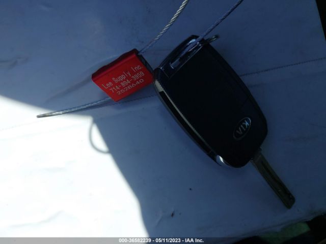 KNDMB5C16L6658159 KIA SEDONA LX
