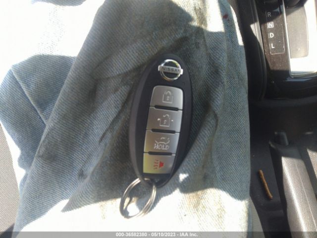 3N1CN8EV8ML864887 Nissan VERSA SV