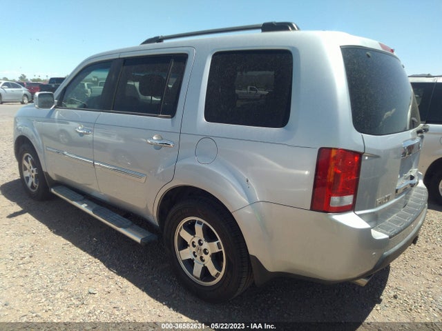 2011 HONDA PILOT TOURING VIN: 5FNYF3H99BB035131