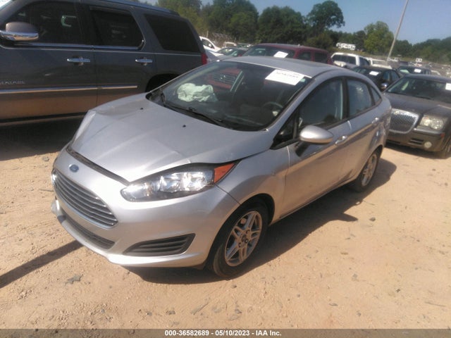 Ford FIESTA SE 2018 3FADP4BJXJM145058 Image 2