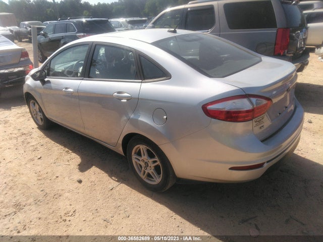 Ford FIESTA SE 2018 3FADP4BJXJM145058 Image 3