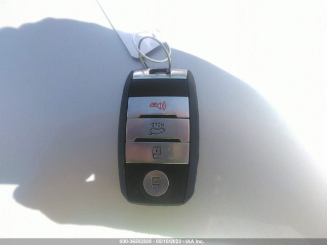 KNDCB3LC2K5349701 KIA NIRO LX