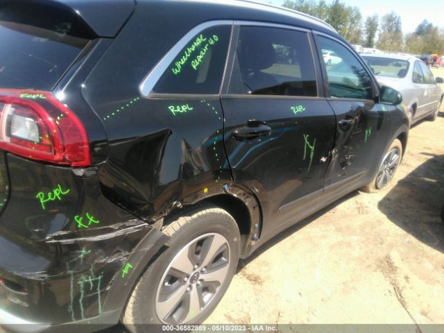 KNDCB3LC2K5349701 KIA NIRO LX