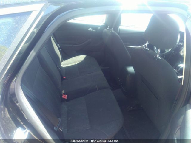 1FADP3K22FL221139 Ford FOCUS SE