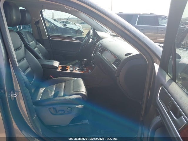 WVGEF9BP0ED009277 Volkswagen Touareg Lux