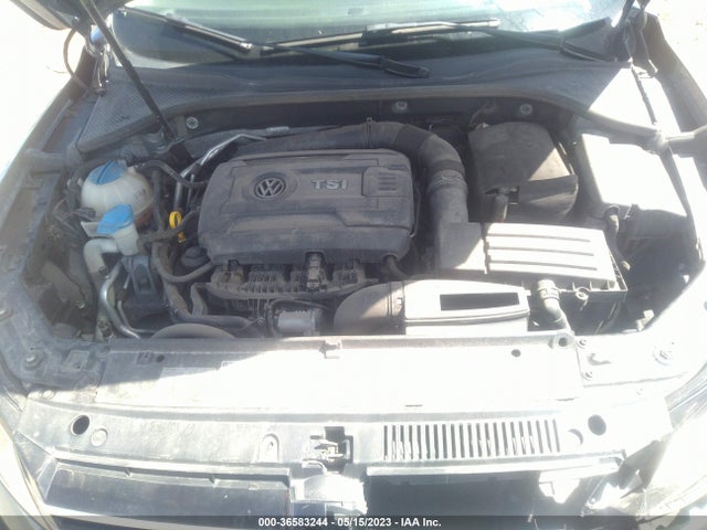 1VWBT7A31EC106381 Volkswagen Passat Se W/sunroof