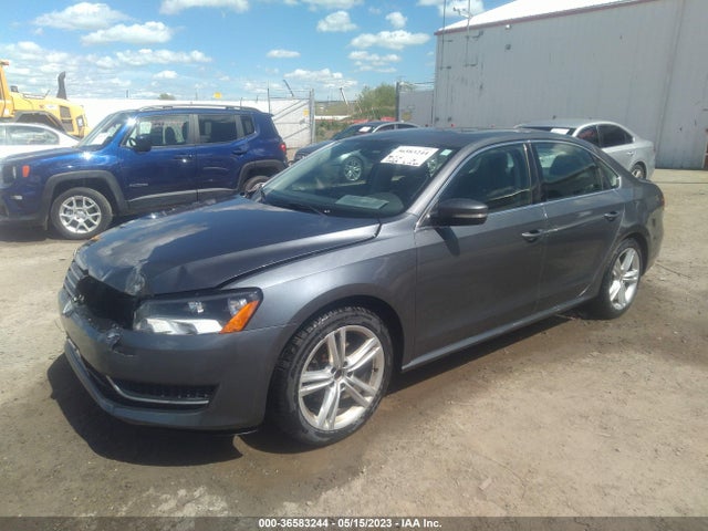 1VWBT7A31EC106381 Volkswagen Passat Se W/sunroof