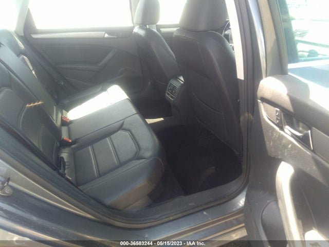 1VWBT7A31EC106381 Volkswagen Passat Se W/sunroof