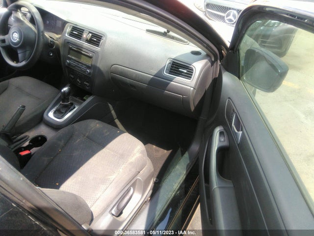 3VW2K7AJ1EM431712 Volkswagen Jetta Sedan S