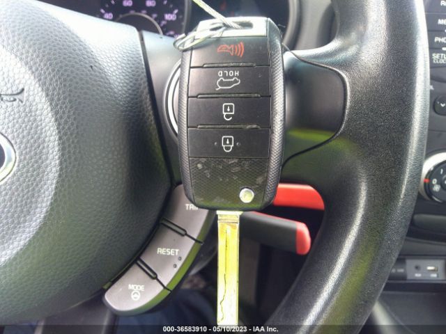 KNDJN2A2XF7221459 KIA Soul Base